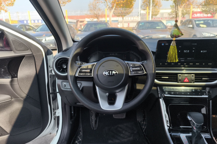 起亚K3 2019款 1.5L CVT智享互联版中控内饰13