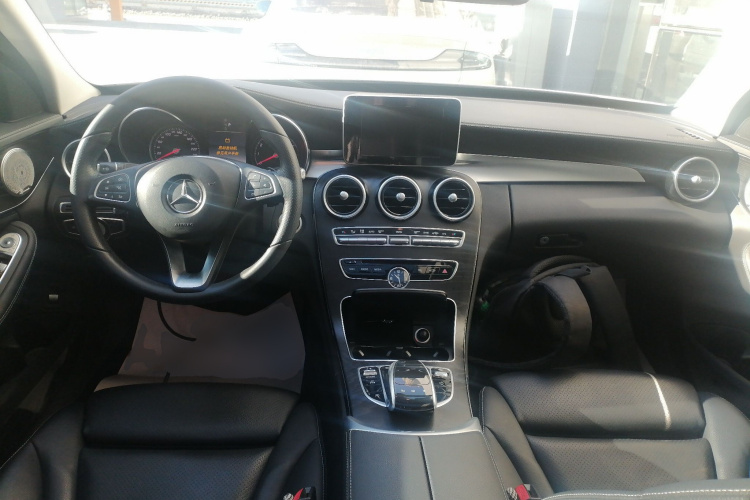 奔驰C级 2018款 C 180 L 时尚型运动版中控内饰7002