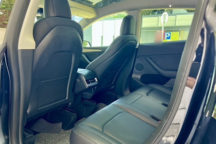 特斯拉 Model Y 2021款 标准续航后驱版中控内饰7008