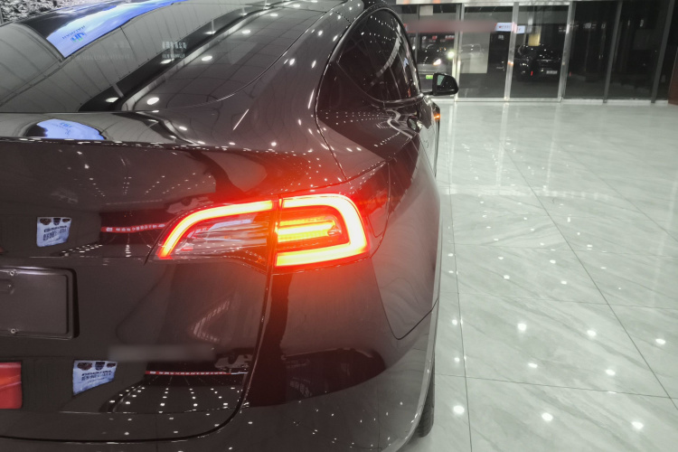 特斯拉 Model Y 2023款 后轮驱动版车身外观6006