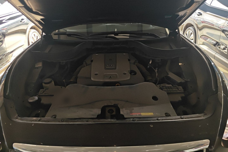 英菲尼迪QX70 2013款 3.7L 标准版机舱底盘24