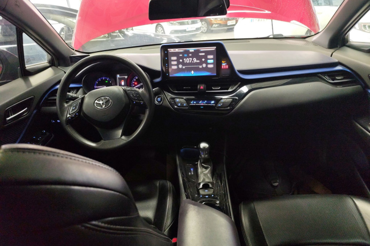 丰田C-HR 2018款 2.0L 领先天窗版 国VI中控内饰7002