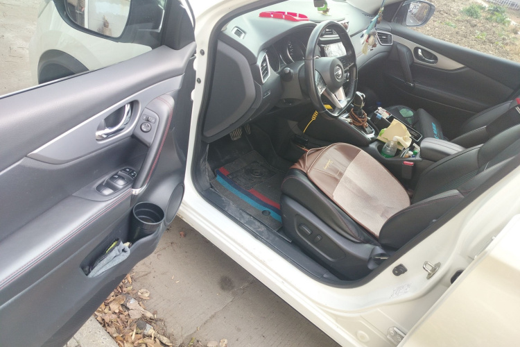 日产 逍客 2019款 2.0L CVT豪华版中控内饰20