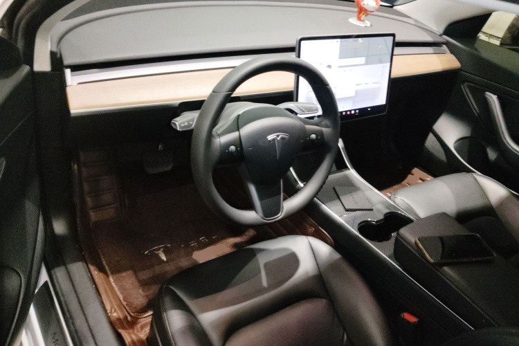 特斯拉 Model 3 2020款 改款 标准续航后驱升级版中控内饰7002