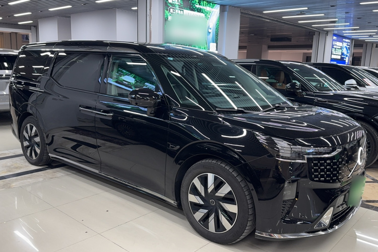 沃尔沃EM90 2025款 Ultra 六座车身外观6008