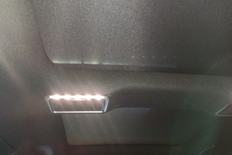 奔驰GLC 2019款 GLC 260 L 4MATIC 动感型中控内饰22