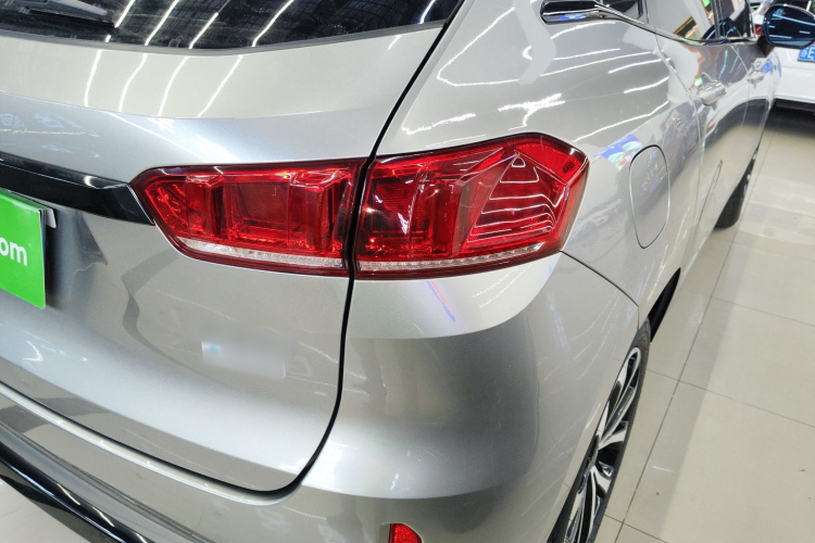 魏牌 VV7 2017款 2.0T 豪华型车身外观6006