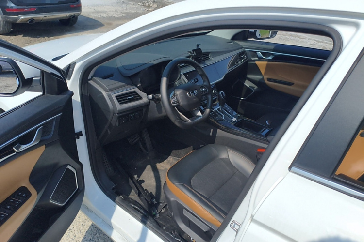 吉利汽车 帝豪GL 2020款 1.4T CVT豪华型中控内饰7003