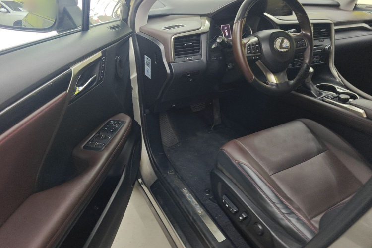 雷克萨斯RX 2016款 300 四驱典雅版 国V中控内饰20