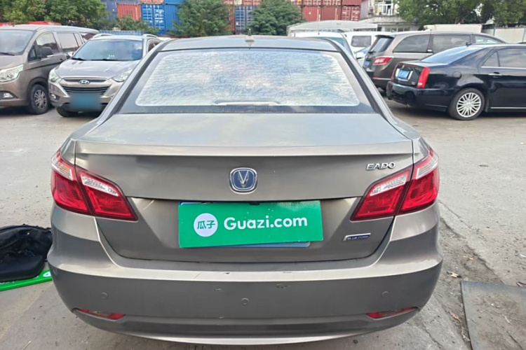 长安 逸动 2015款 1.6L 手动豪华型 国V车身外观6004