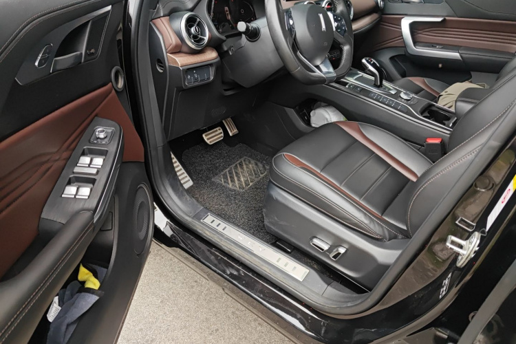 魏牌 VV5 2020款 2.0T 两驱擎先锋中控内饰20