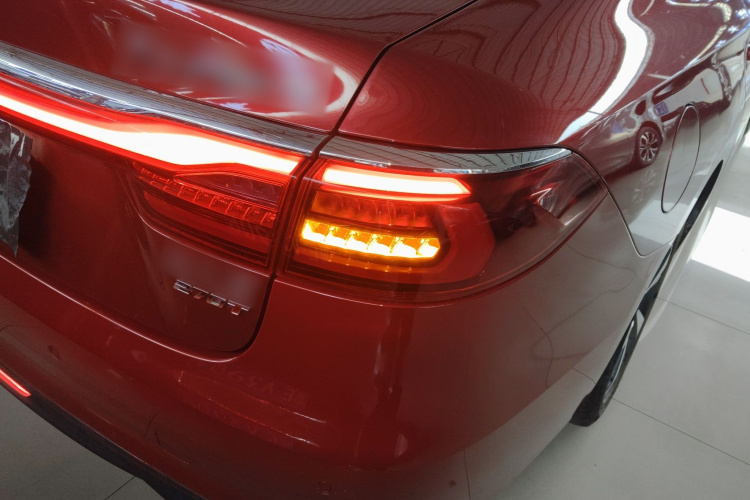 广汽传祺 传祺GA6 2019款 270T 自动豪华版车身外观9