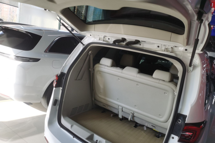 别克GL8 2023款 陆上公务舱 652T 豪华型局部细节23