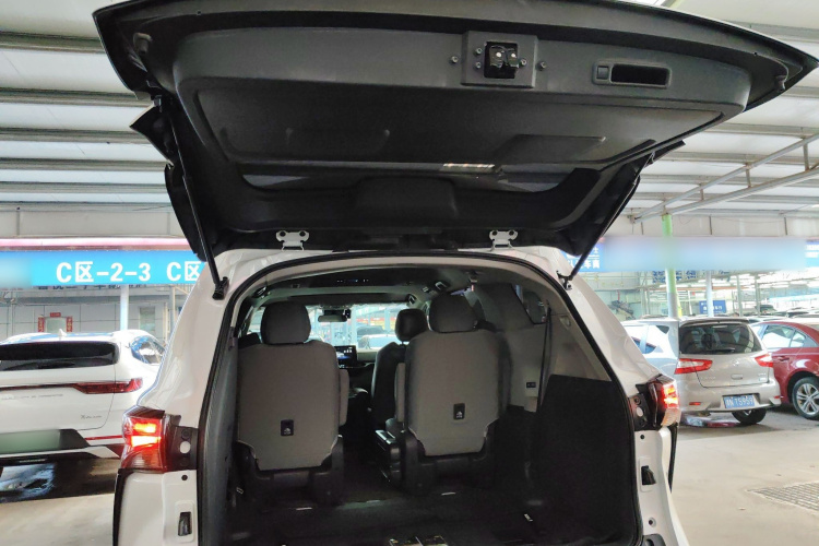 丰田 赛那SIENNA 2024款 2.5L混动 舒适版机舱底盘23