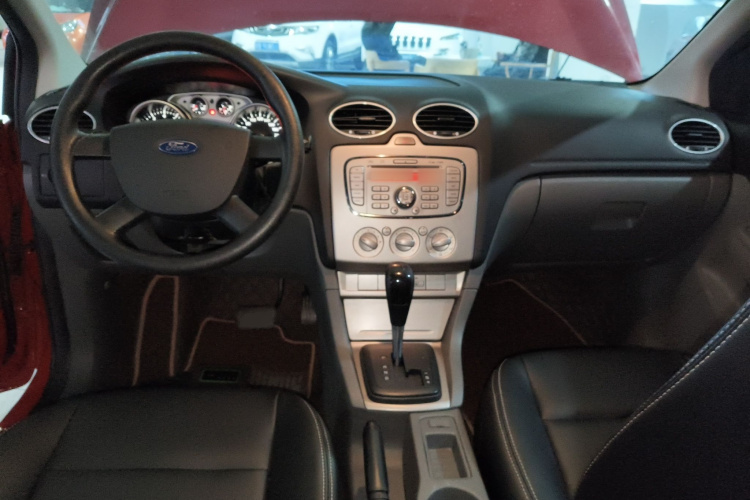 福特 福克斯 2013款 两厢经典 1.8L 自动基本型中控内饰12