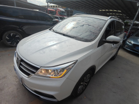 宝骏730 2019款 1.5L 手动时尚型 7座 国VI