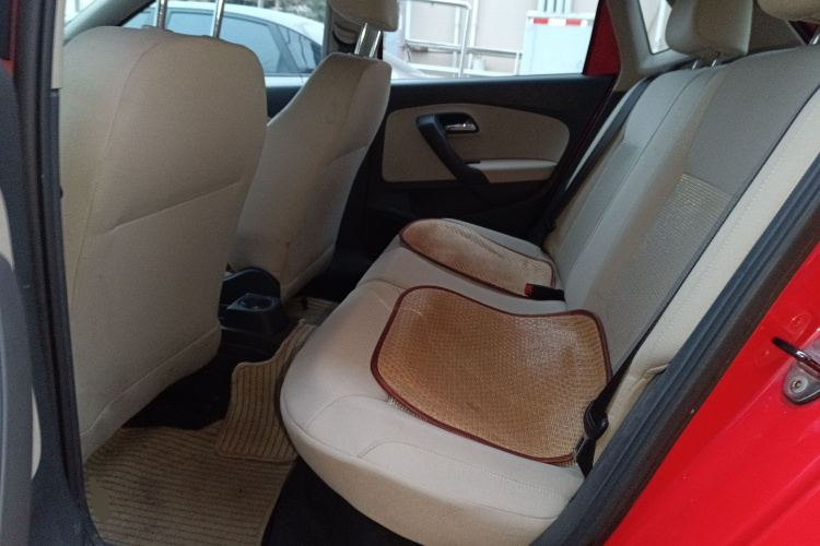 大众 Polo 2011款 1.4L 手动致尚版中控内饰21