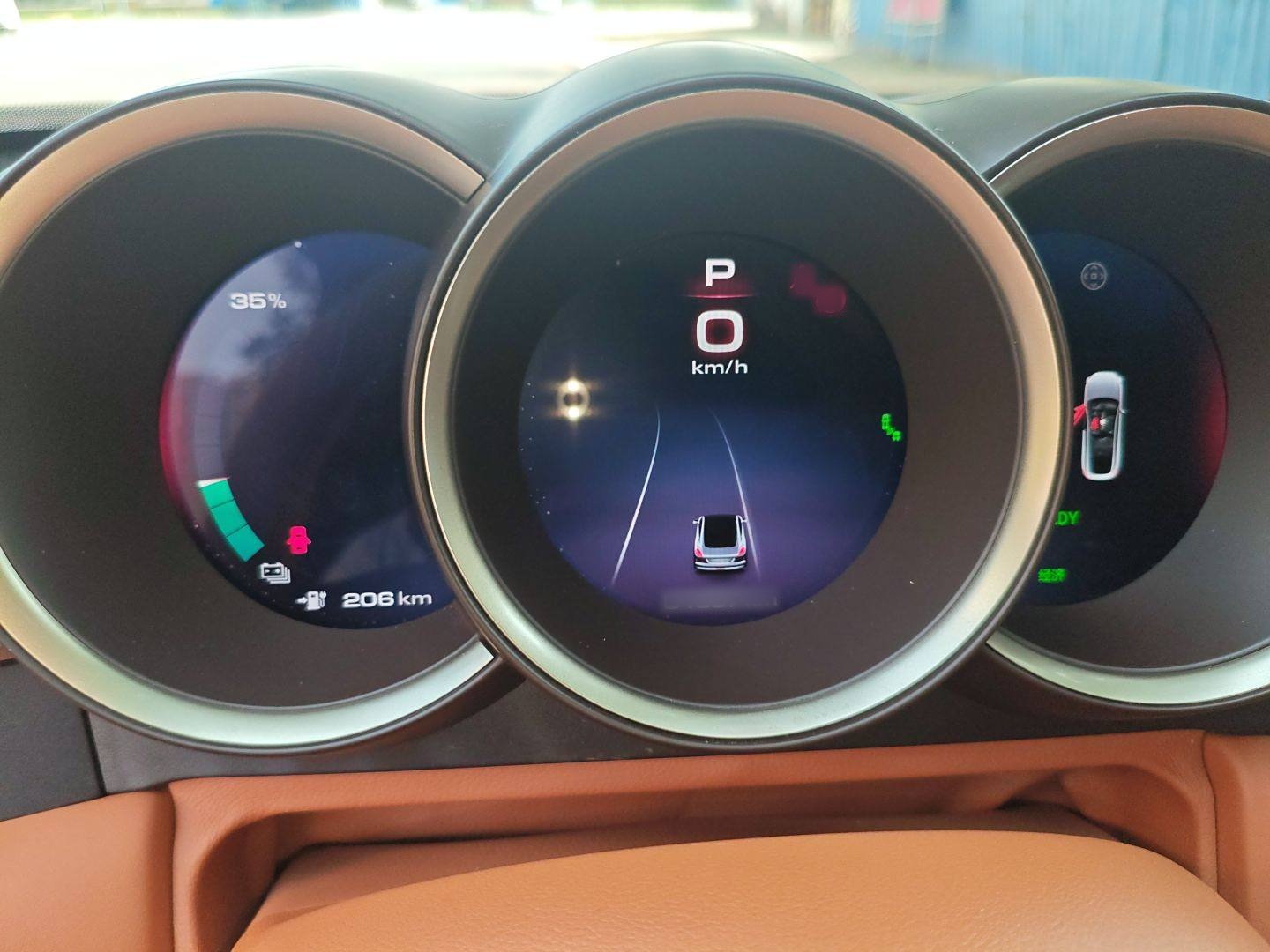 欧拉闪电猫 2022款 555km 尊贵版