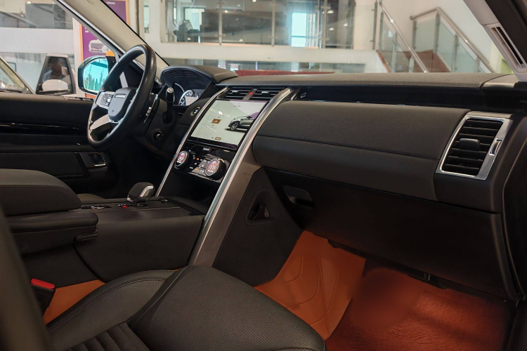 路虎 发现 2023款 300PS S中控内饰7004