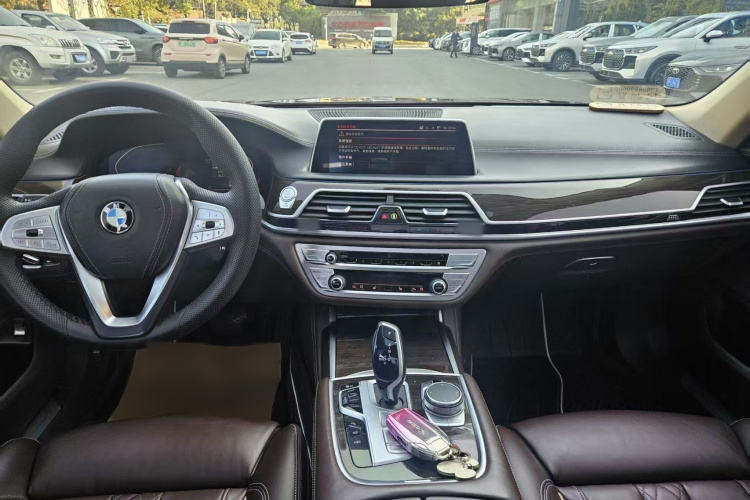 宝马7系 2019款 改款 730Li 豪华套装中控内饰7003