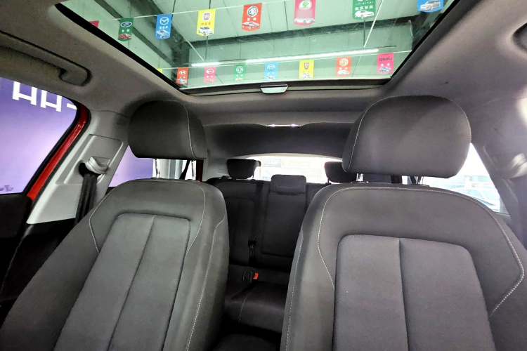 奥迪Q2L 2021款 35 TFSI 进取动感型局部细节22