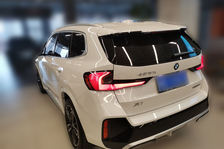 宝马X1 2023款 sDrive25Li M运动套装车身外观5