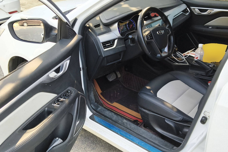 吉利汽车 远景 2020款 改款 1.5L CVT尊贵型中控内饰7003