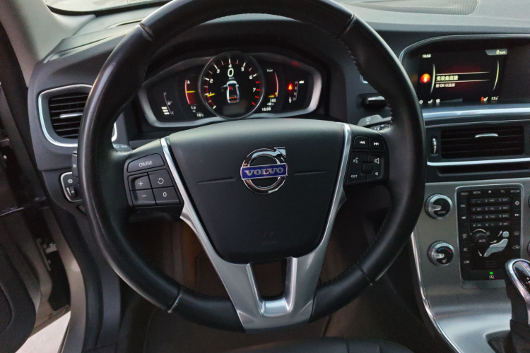 沃尔沃S60 2016款 S60L T4 智远版中控内饰7008