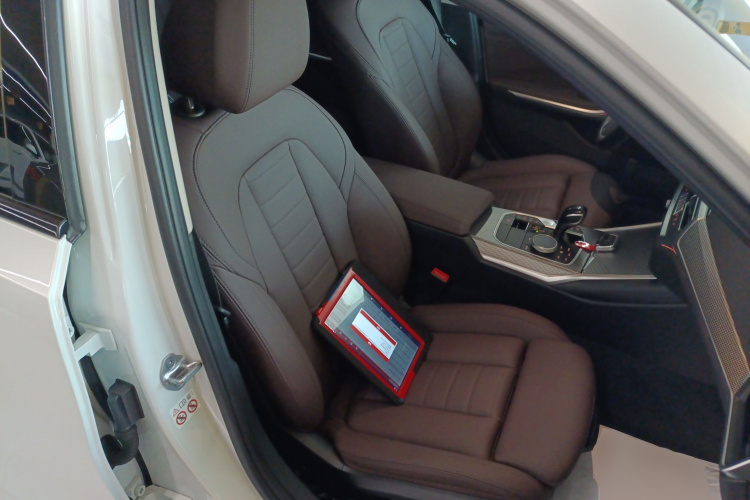 宝马3系 2020款 改款 325i M运动曜夜套装局部细节41