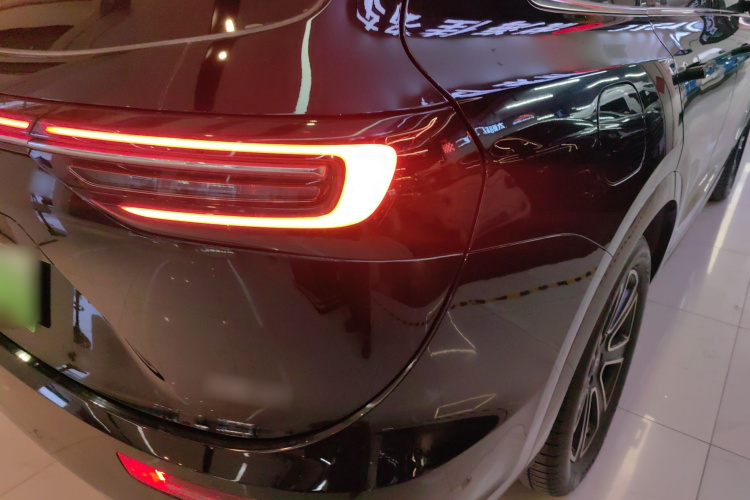 鸿蒙智行 问界M7 2024款 1.5T 智驾四驱Ultra版 5座车身外观6001