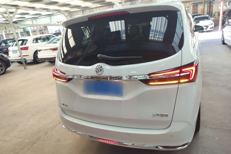 别克GL8 2023款 改款 陆上公务舱 豪华型车身外观6