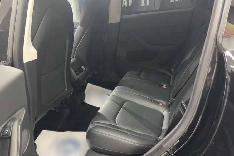 特斯拉 Model Y 2021款 标准续航后驱版中控内饰7003