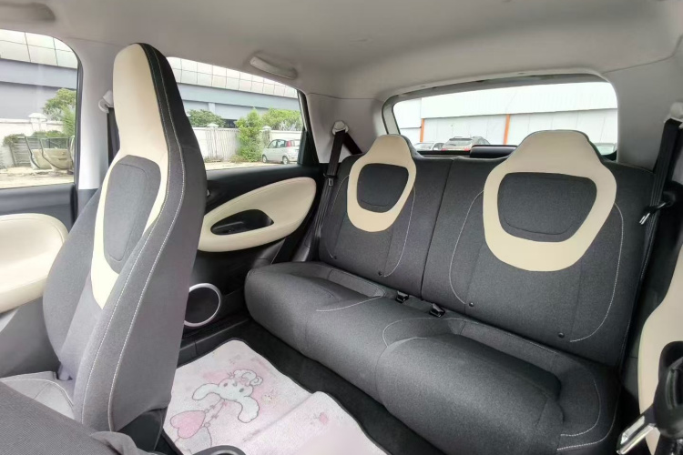 五菱汽车 五菱缤果 2023款 203km 轻享款中控内饰7004