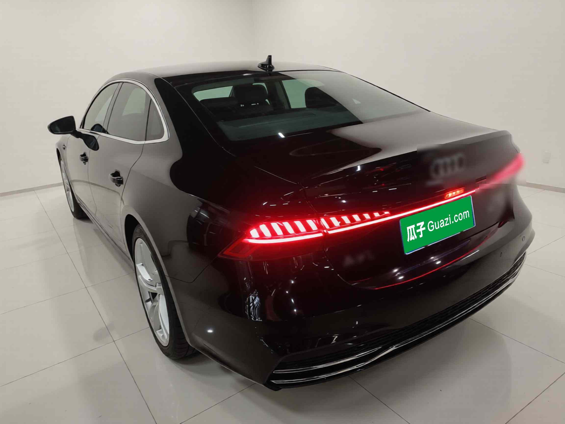 奥迪A7L 2022款 45 TFSI S-line 筑梦未来版(3)