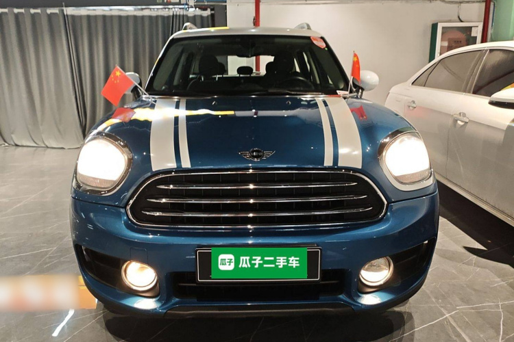 MINI Countryman 2017款 1.5T COOPER ALL4车身外观2