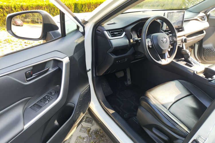 丰田 RAV4荣放 2020款 2.0L CVT两驱都市版中控内饰20