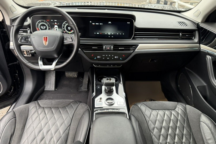 红旗HS5 2019款 2.0T 智联旗享版中控内饰7011