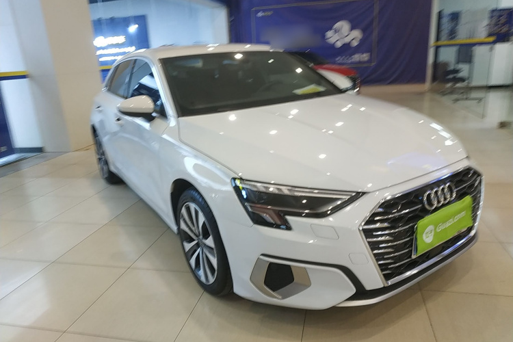 奥迪A3 2023款 Sportback 35 TFSI 进取致雅型车身外观3