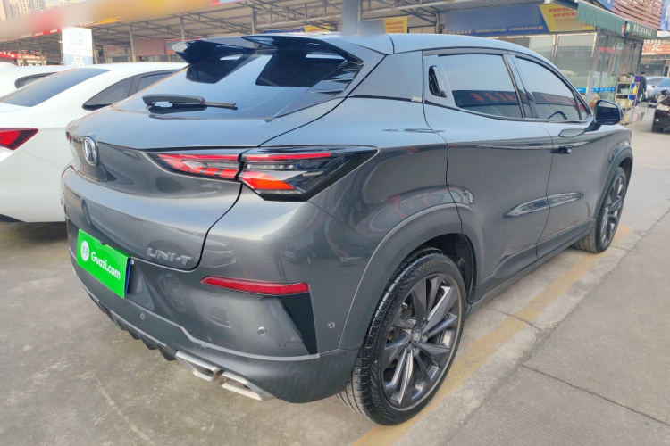 长安UNI-T 2020款 1.5T 旗舰型车身外观6005