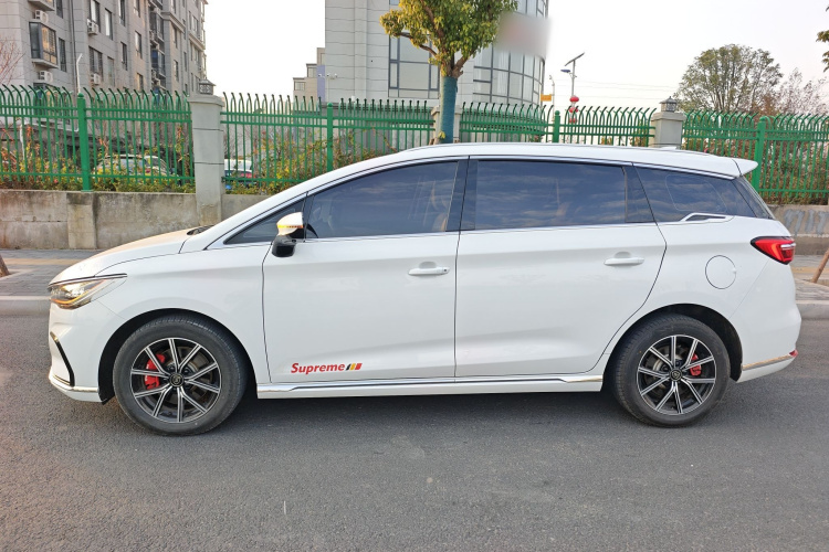 比亚迪 宋MAX新能源 2022款 DM-i 105KM 尊荣型车身外观6003