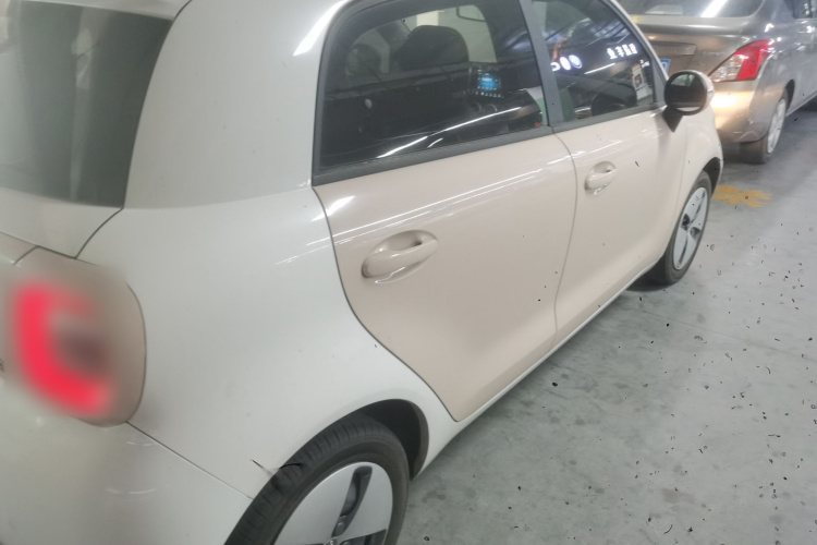 欧拉黑猫 2022款 301km 萌宠版 磷酸铁锂车身外观6005