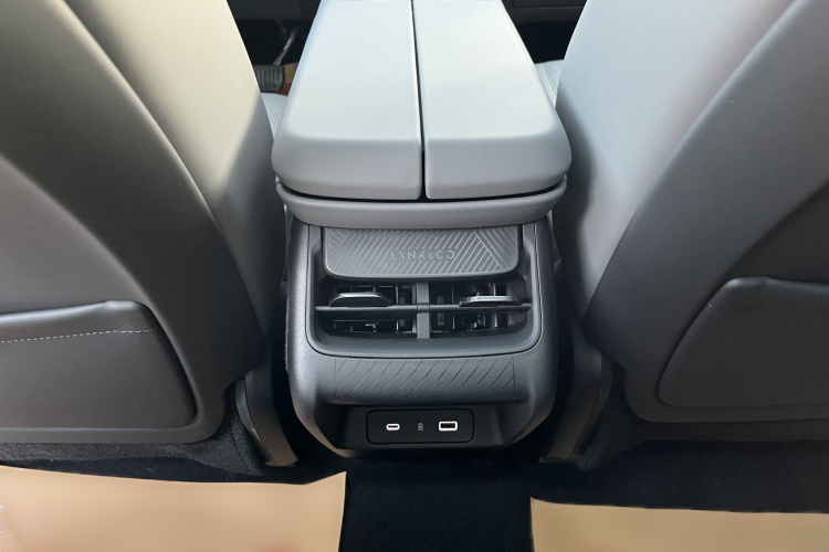 领克08 EM-P 2025款 245km 超长续航Halo中控内饰7011