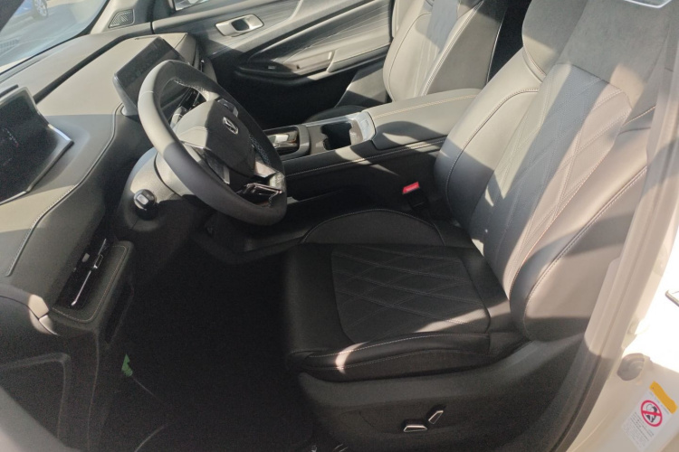 长安CS55PLUS PHEV 2025款 智慧新蓝鲸 125km 超能版中控内饰19