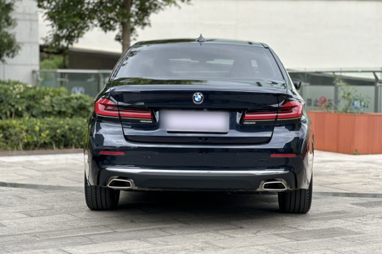 宝马5系 2022款 525Li 豪华套装车身外观6005