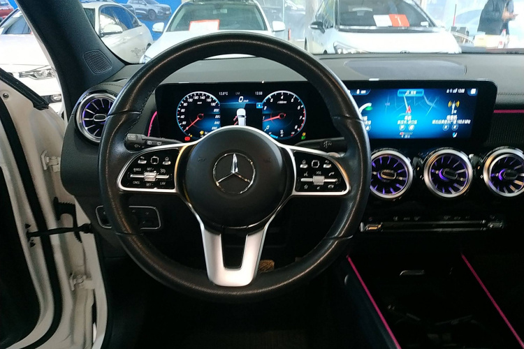 奔驰GLB 2021款 GLB 200 动感型局部细节13