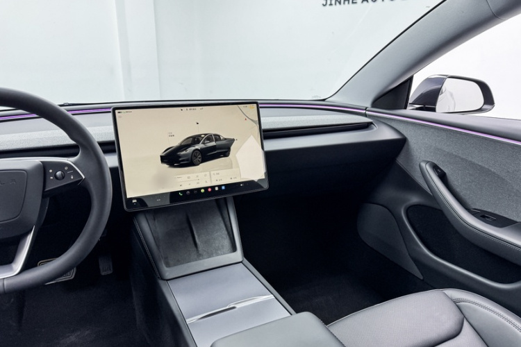 特斯拉 Model 3 2023款 后轮驱动版中控内饰7007