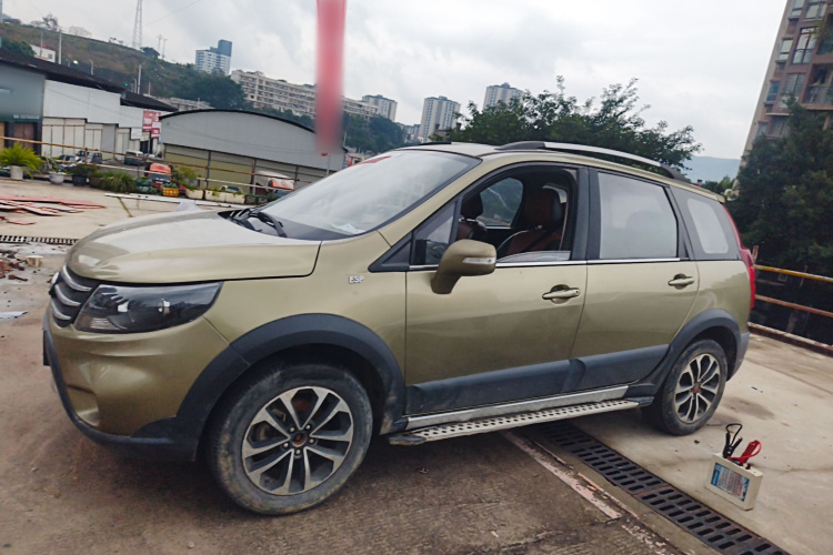 东风风行 景逸X5 2015款 1.6L 手动尊享型车身外观4