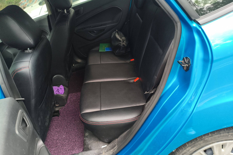 福特 嘉年华 2013款 三厢 1.5L 手动风尚型中控内饰7004