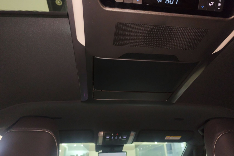 丰田 埃尔法 2024款 双擎 2.5L 尊贵版中控内饰22