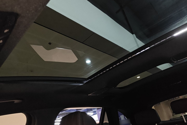 奔驰GLC 2019款 改款 GLC 260 L 4MATIC 豪华型中控内饰22